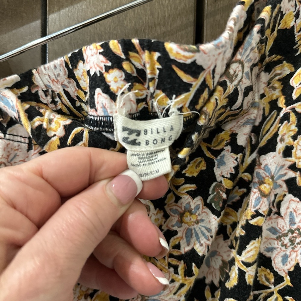 Billabong Black and Yellow Floral skirt mid length